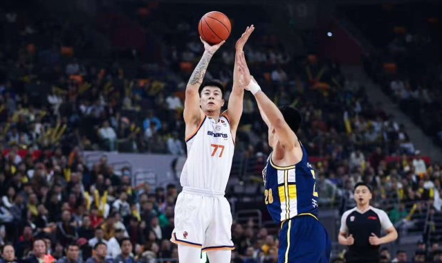 广东“杀手”！张镇麟梦回辽宁，怀特塞德成CBA奥尼尔，杜锋无奈