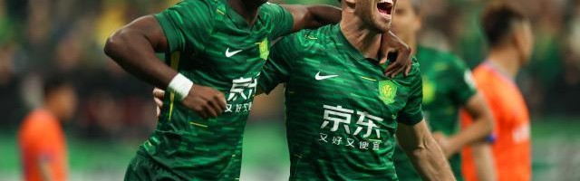 【中超】1场3红！法比奥双响 10人国安6比1胜9人泰山